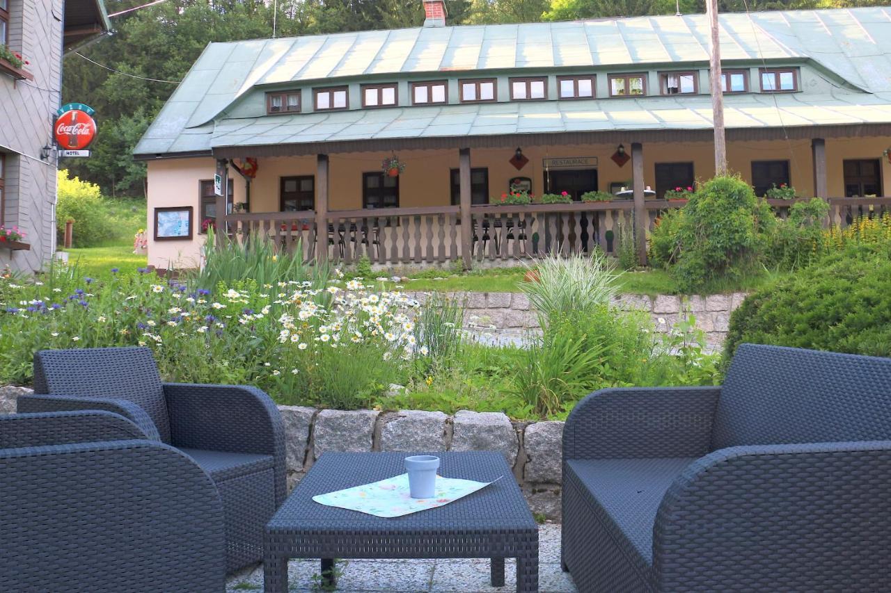 Hotel Maredis Kořenov Exteriér fotografie