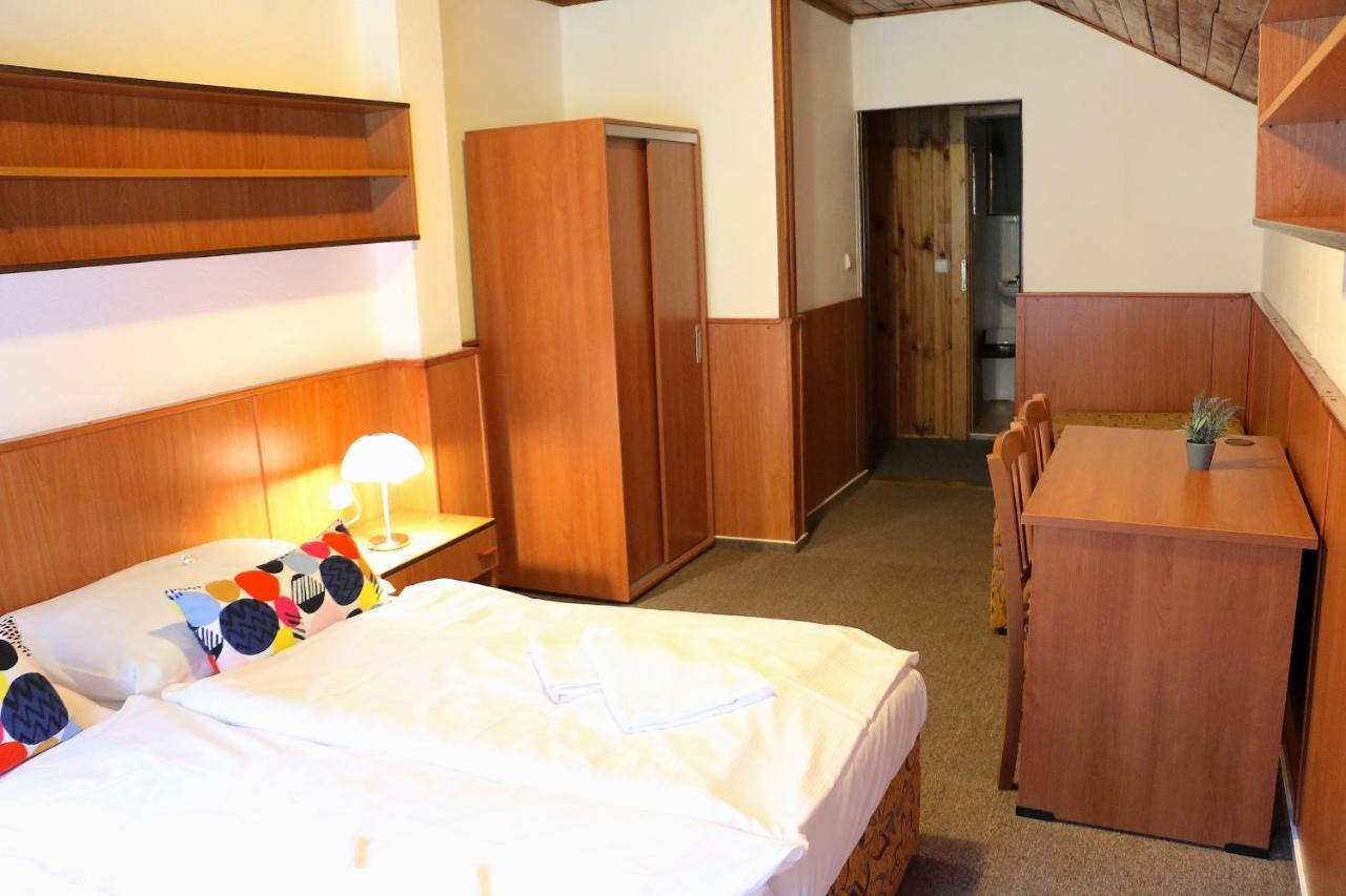 Hotel Maredis Kořenov Exteriér fotografie