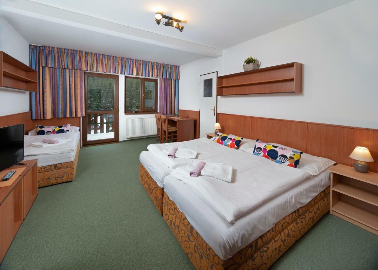 Hotel Maredis Kořenov Exteriér fotografie