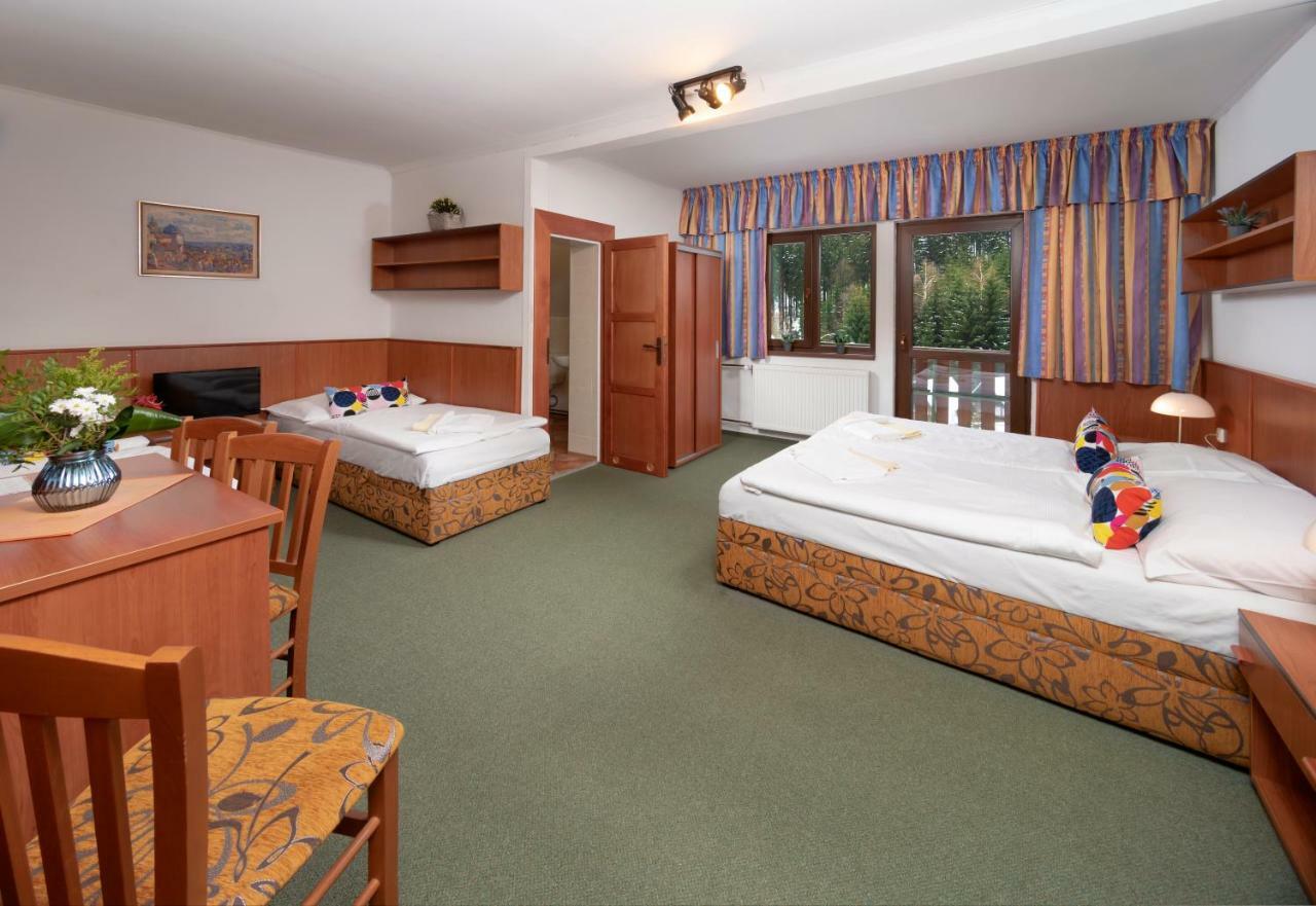 Hotel Maredis Kořenov Exteriér fotografie